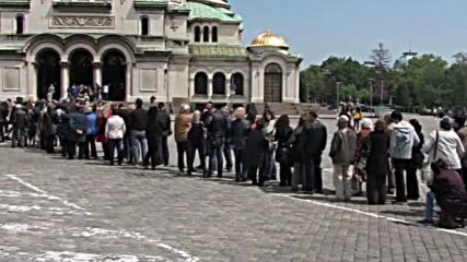 За здраве и мир се помолиха вярващи пред иконата „Света Богородица – Всецарица“