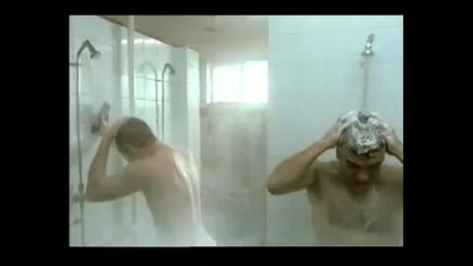 Най-голямата ебавка в банята !!!