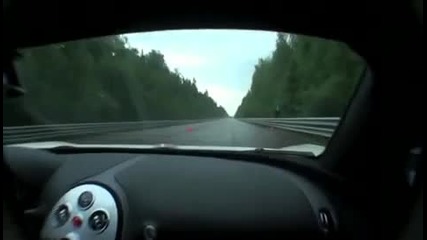 Nissan Gtr размазва Bugatti Veyron 