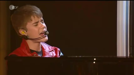 Сега кажете, че пее като момиче ! Justin Bieber - Pray Never say never (19.03.11) 