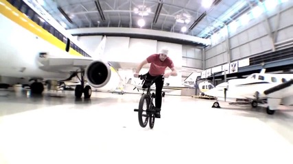 Невероятни трикове с Bmx