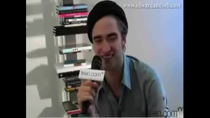 Robert Pattinson - Nov22 - 08 
