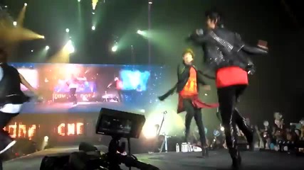 [fancam] Shinee - Ready or Not @ Sm Town 2011 World Tour in Paris