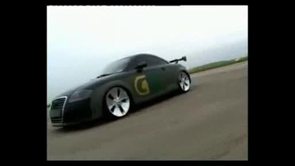 Много яко Audi Tt с много яки хромирани джанти