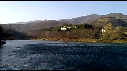 Хеликоптер гаси пожар в Етрополски балкан