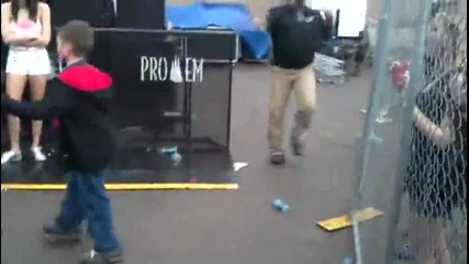 Little Kid Vs. Security Guard Dubstep Dance- Off