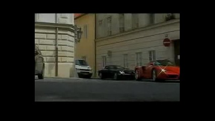 Ферари Енцо. 