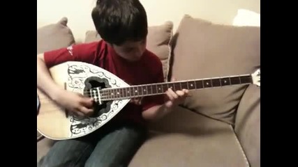 11 годишен свири Митропанос 