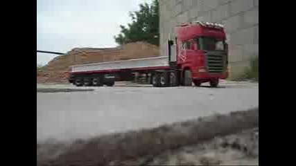 камиони играчки