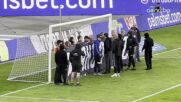 Прецедент! Протест на фенове на Левски на терена забави мача с Черно море
