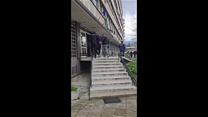 Четирима са задържани при акция срещу изборни нарушения в Сливен