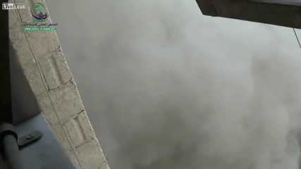 Рушене на сгради с танкове в Сирия