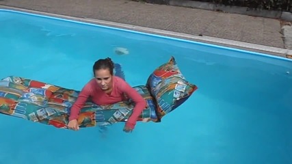 Wetlook Gossin - Girls in pool