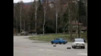 Лада Върти На Асфалт