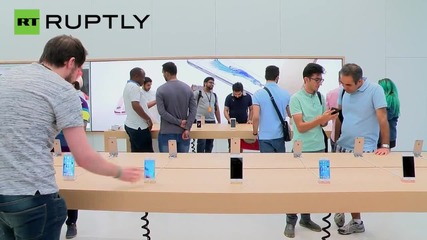 Apple Opens First Middle East Store in Dubai