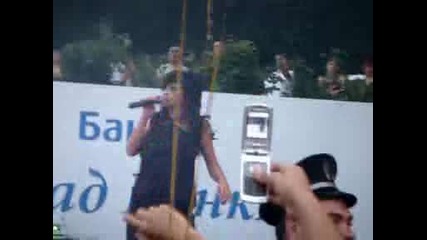Preslava pee Chakam Dozata na Galena na koncert v Bankya