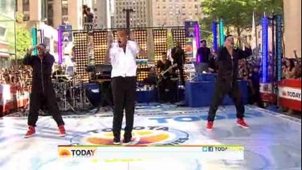 Chris Brown Performs Yeah 3x Live On Today To Record Breaking Crowd