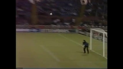 Неземно Спасяване на Rene Higuita