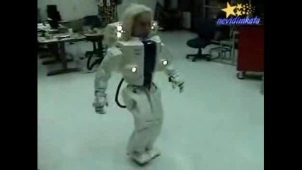Правят Робот С Лицето На Айнщайн!!!