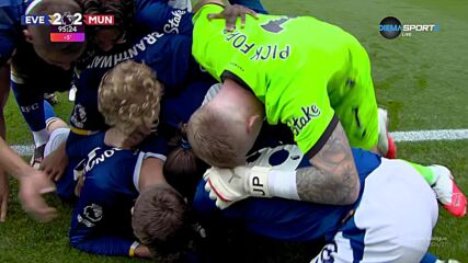 Everton with a Spectacular Goal vs. Manchester United