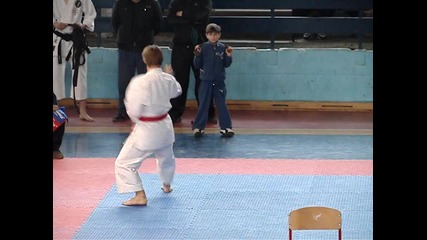 Karate kata-empi ( Изиграна от Анджей Згжива )