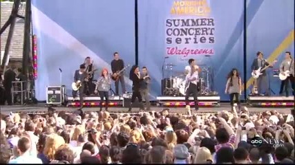 Demi Lovato ft Jonas B. - Cant Back Down [ Live ]