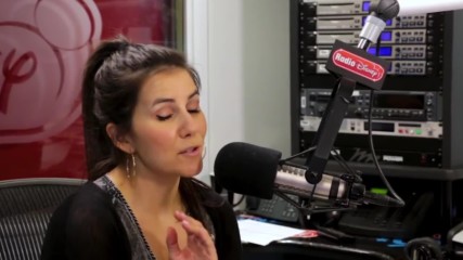 Radio Disney задава въпроси на Деми относно новата и музика