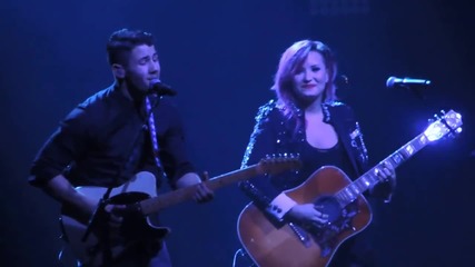 Demi Lovato and Nick Jonas Източен Ръдърфорд, Ню Джърси (07/03)