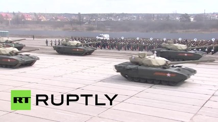 Тайните руски танкове & Apcs се появиха на тренировка преди парада за 70-ти V-day