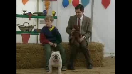 Мистър Бийн с Теди на кучешка изложба 