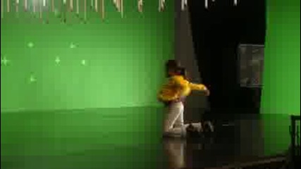 Simi and Justin on the set of Somebody to Love... having Fun!!! D 