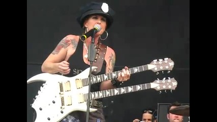 Lita Ford - Close My Eyes Forever (live Gods Of Metal 2009)