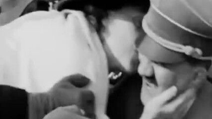 American woman kissed Adolf Hitler - 15 aug 1936 - Berlin