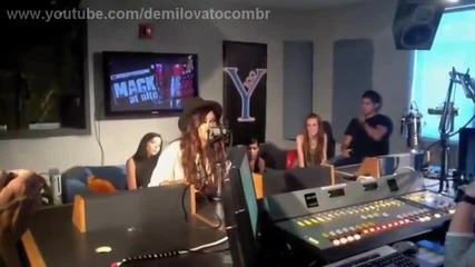 Entrevista da Demi no _mack At Nite_ (r