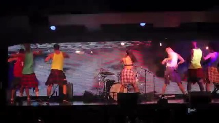 Kat Graham - Put Your Graffiti On Me Live - with boy dancers