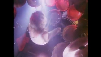 Iron Maiden - Run To The Hills