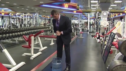 Vince Mcmahon takes part in the Ice Bucket Challenge