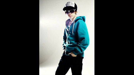 Justin Bieber - Love Me