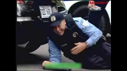 Полицаи се Бъзикат с Гражданите - Скрита Камера