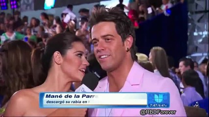 Maite Perroni y Mane de La Parra en la Alfombra Azul de Premios Juventud