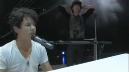 Jonas Brothers - fly with me (official music video) 