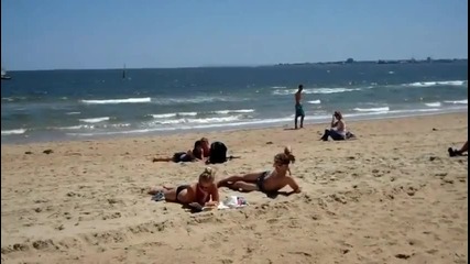 Спанди Анди на плажа !