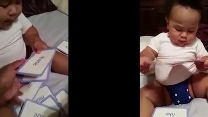 Невероятно: Бебе на 19 месеца чете!