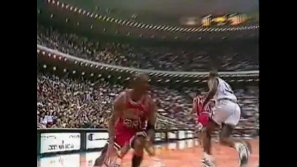 Michael Jordan Blocks Shaq In Their First Meeting