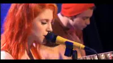 Paramore - Ignorance Mtv Unplugged 
