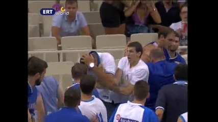 Масов бой по време на баскетболен мач