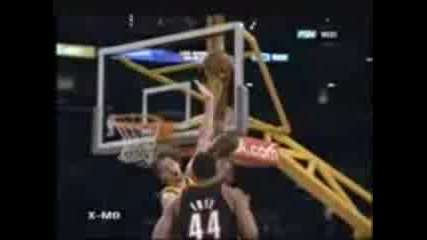 Travis Outlaw Slaps Pau Gasol Before Dunking It In His Face