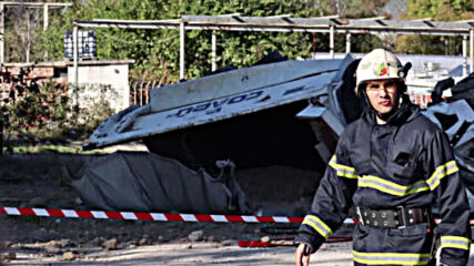 Камион падна от Аспаруховия мост
