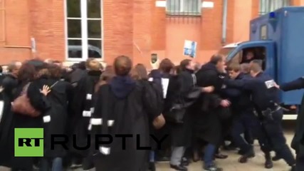 France: Lawyers clad in work robes clash with police outside courthouse