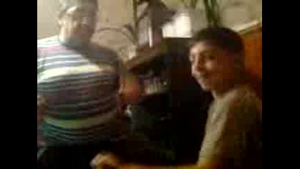 Ilihan I Deniz Igrayat Mnogo Yako